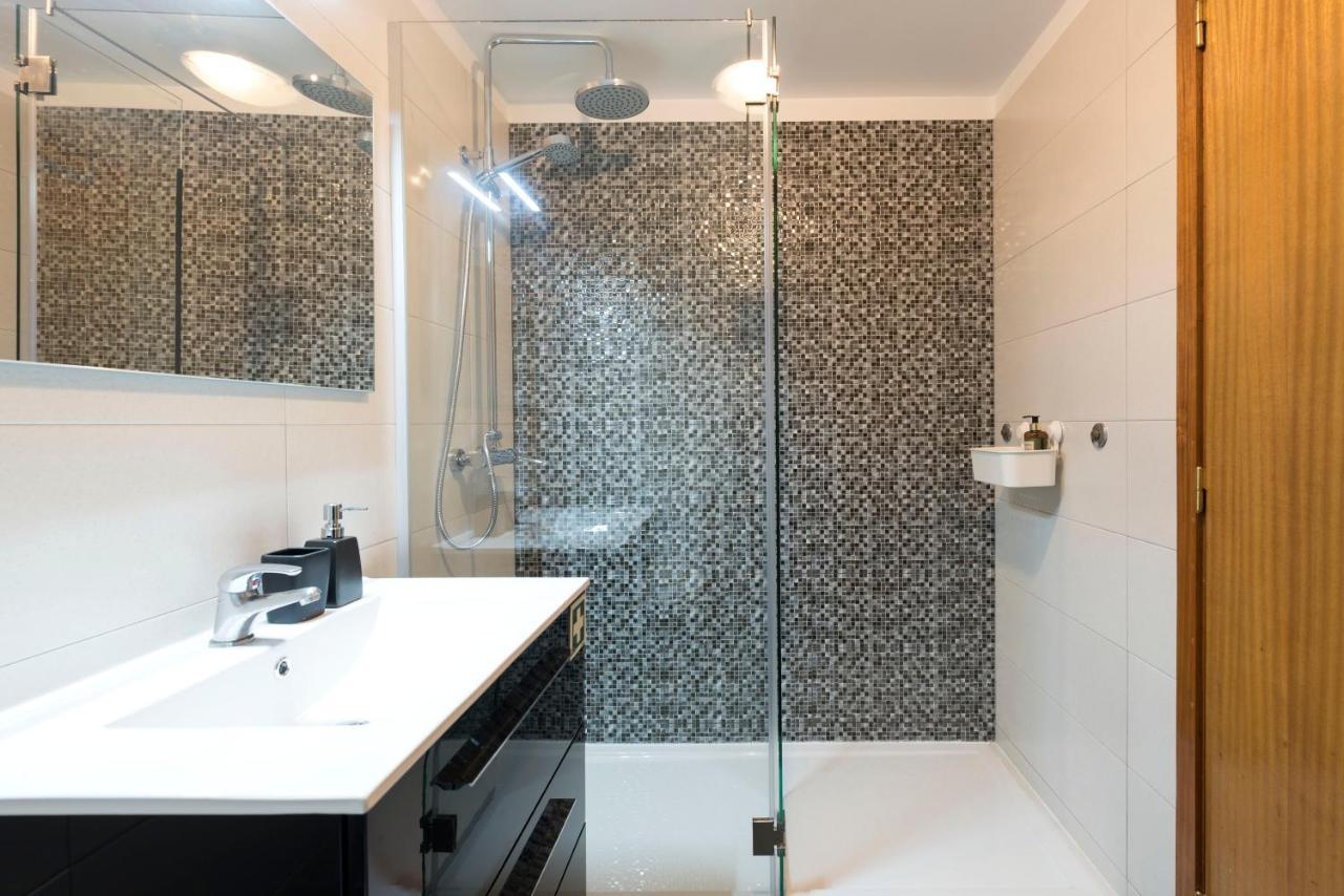 Lovelystay - The Porto Getaway Duplex - Free Parking Bagian luar foto