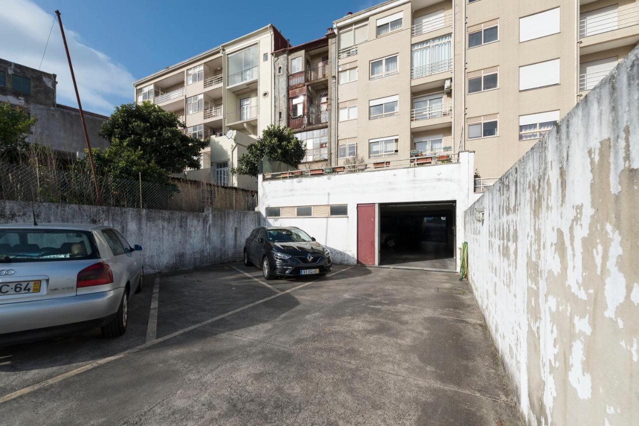 Lovelystay - The Porto Getaway Duplex - Free Parking Bagian luar foto