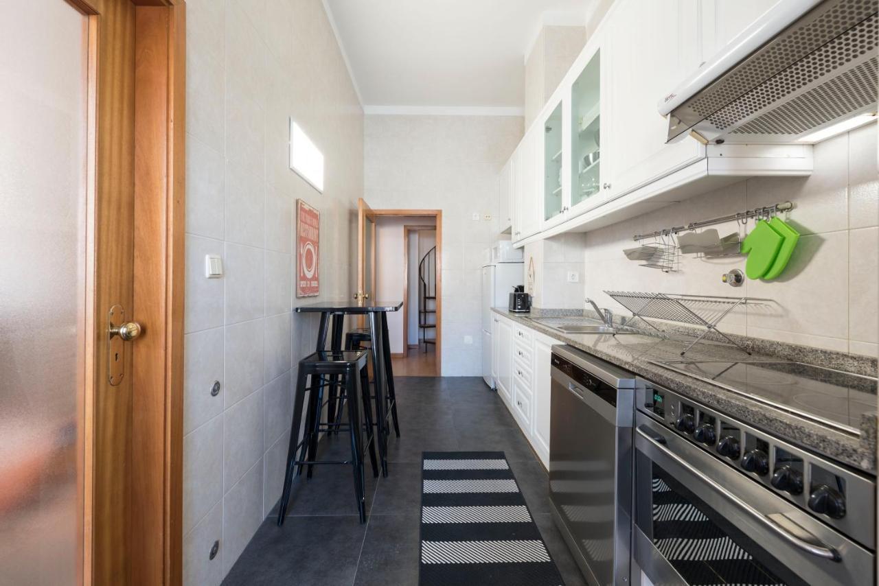Lovelystay - The Porto Getaway Duplex - Free Parking Bagian luar foto