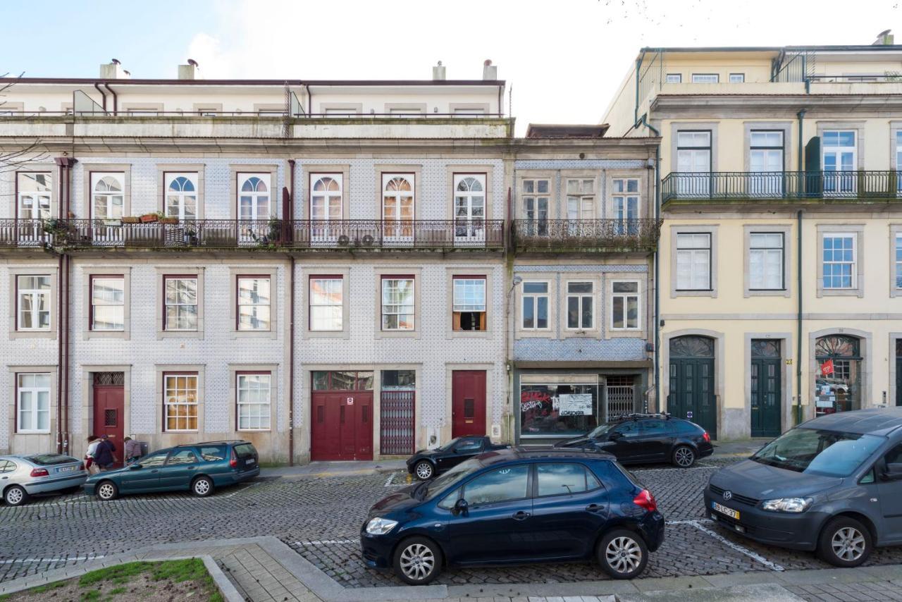 Lovelystay - The Porto Getaway Duplex - Free Parking Bagian luar foto